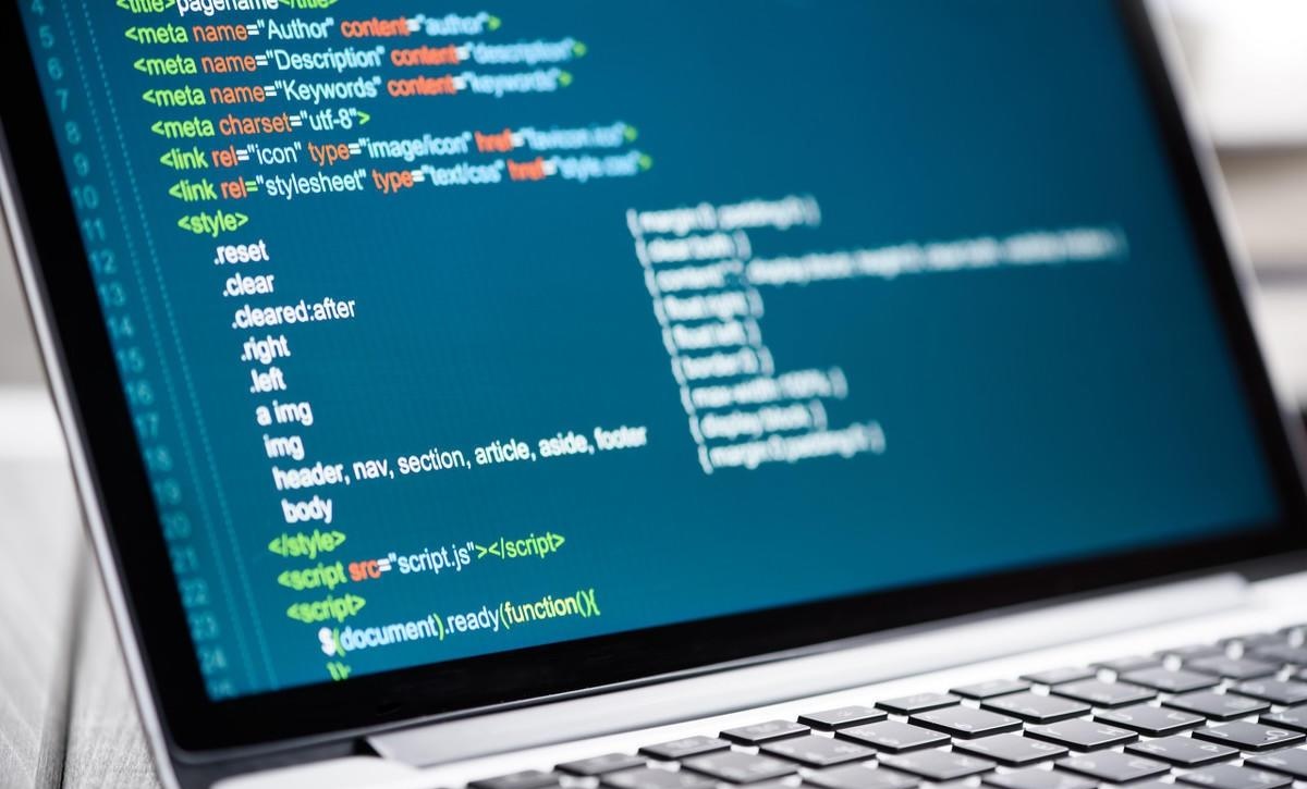 FPGA编程语言全对比:Verilog、VHDL、SystemVerilog到Chisel的选型指南 - 第1张