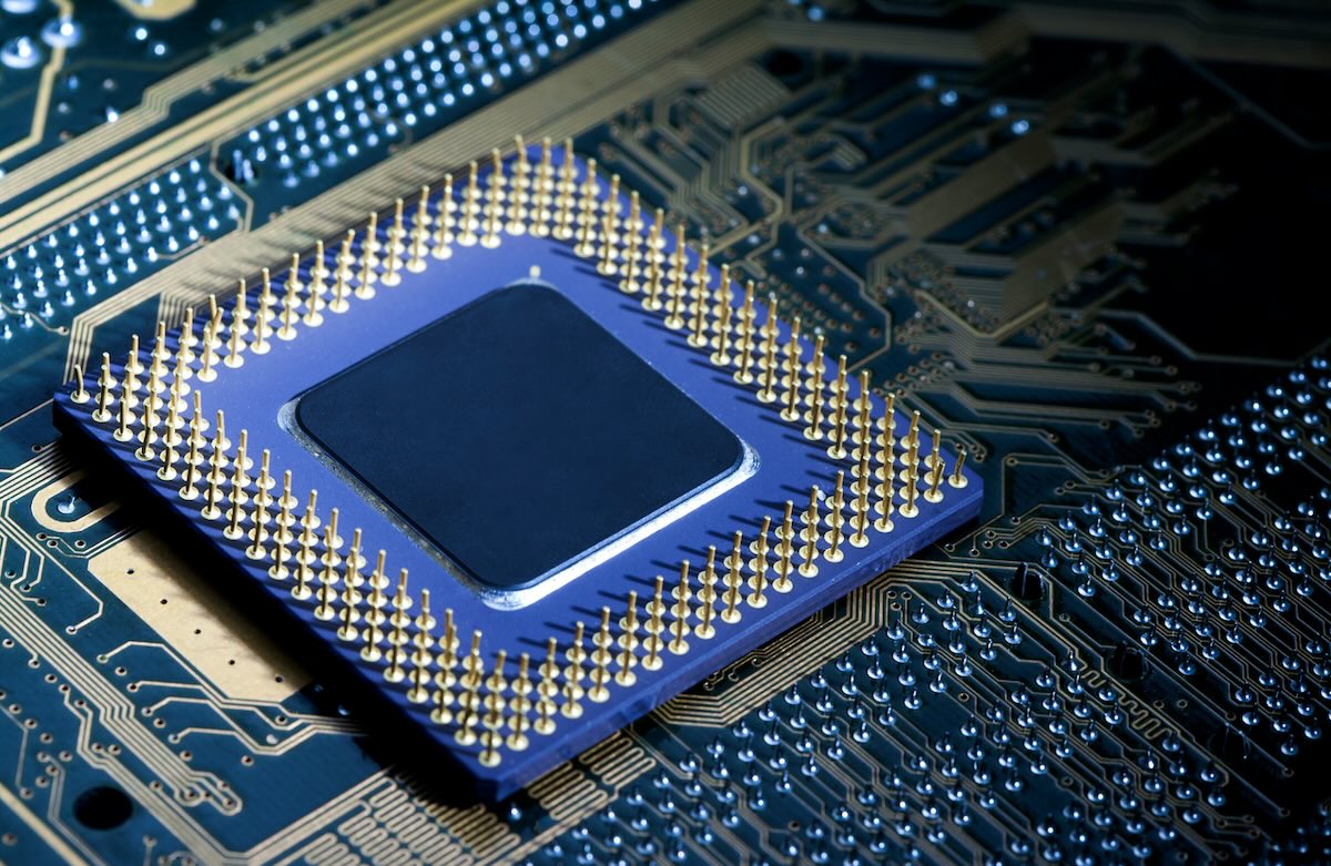 AI与FPGA融合革命:从边缘计算到存算一体的技术跃迁 - 第2张