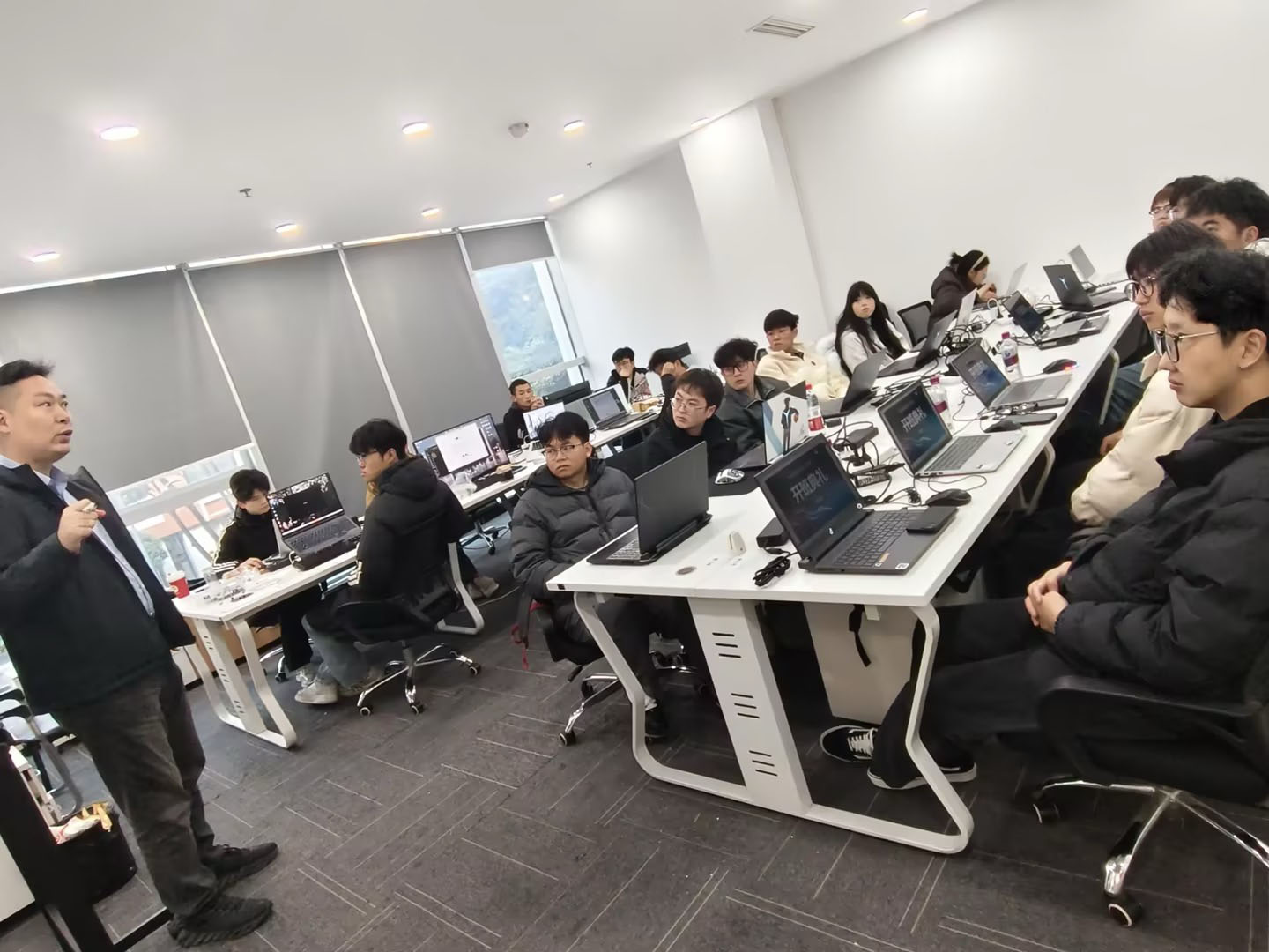 成电国芯FPGA就业班“朱雀班”正式开班 - 第2张