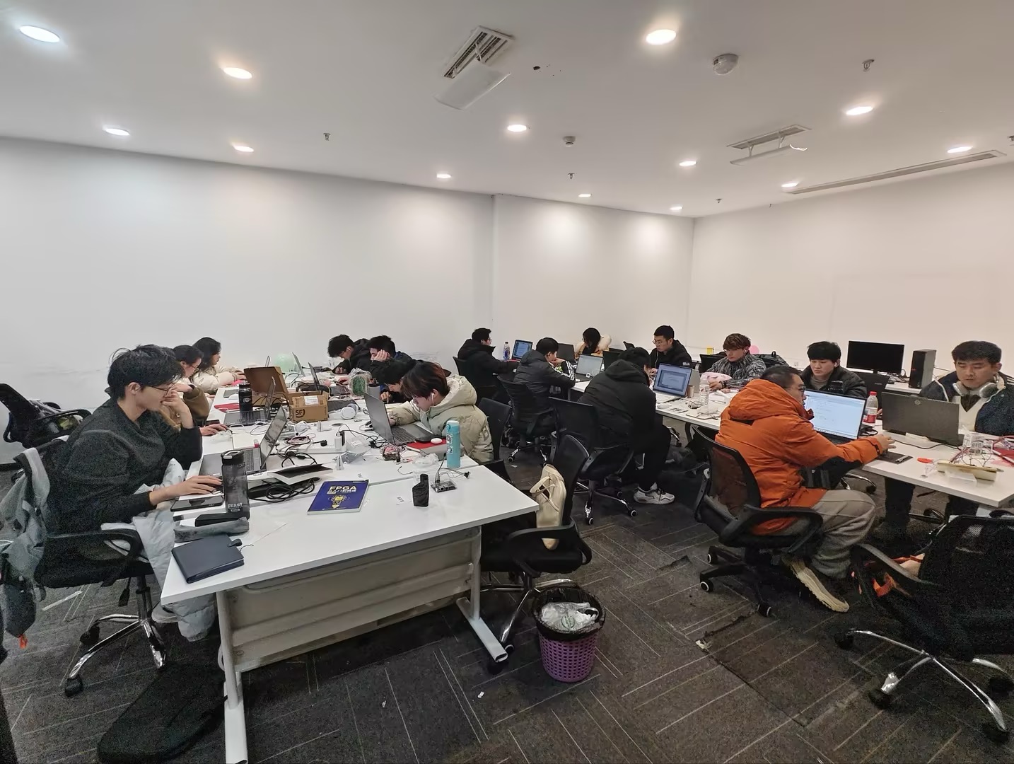 FPGA冬令营每日一讲：郑同学分享串口控制FLASH读写 - 第1张