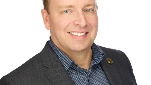 FPGA诞生40年:穿越周期,如何成为不可替代的边缘AI王者?