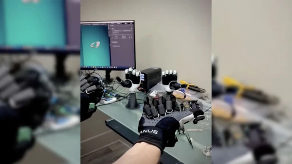 Manus VR数据手套动作捕捉AI训练灵巧手