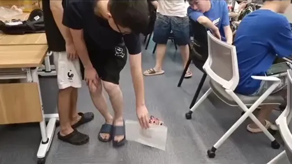 FPGA夏令营学员作品-智能小车颜色识别