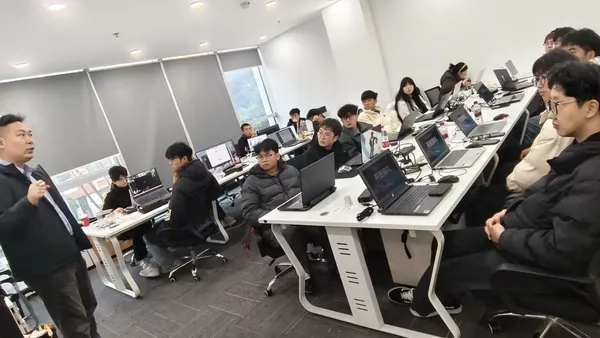 成电国芯FPGA就业班“朱雀班”正式开班